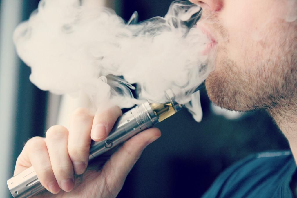 Vaping: What are the side effects?